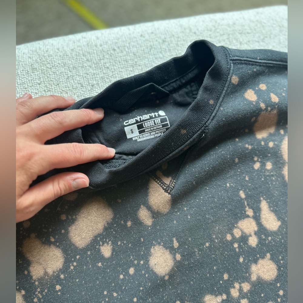 Carhartt womens Black and Tan Sweatshirt - Picture 4 of 5
